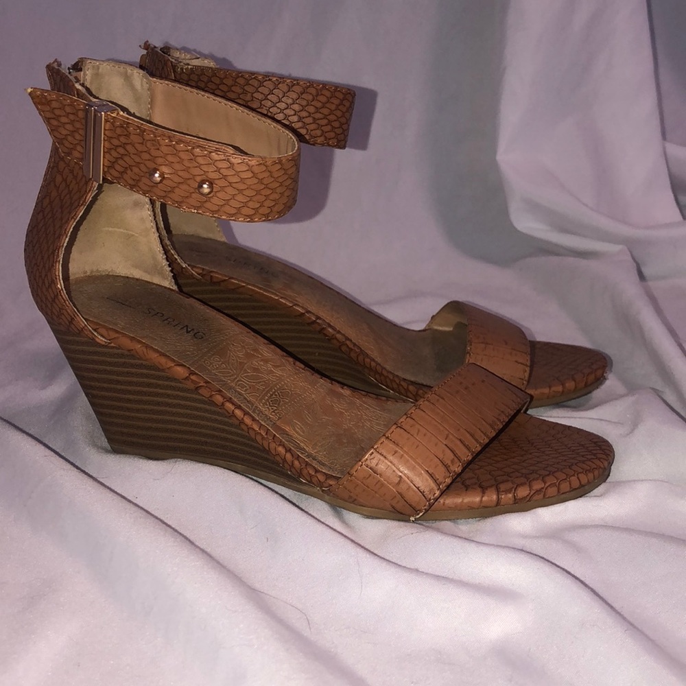 Brown Snakeskin Wedges